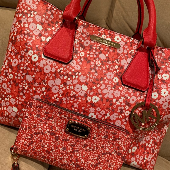 MICHAEL KORS - Large Satchel Purse - Sangria (Red) - Picture 2 of 7